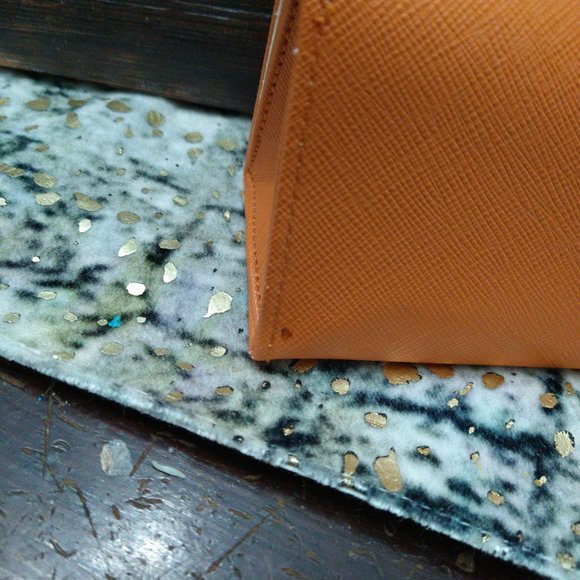 Tory Burch Sunglass Holder - Picture 5 of 8